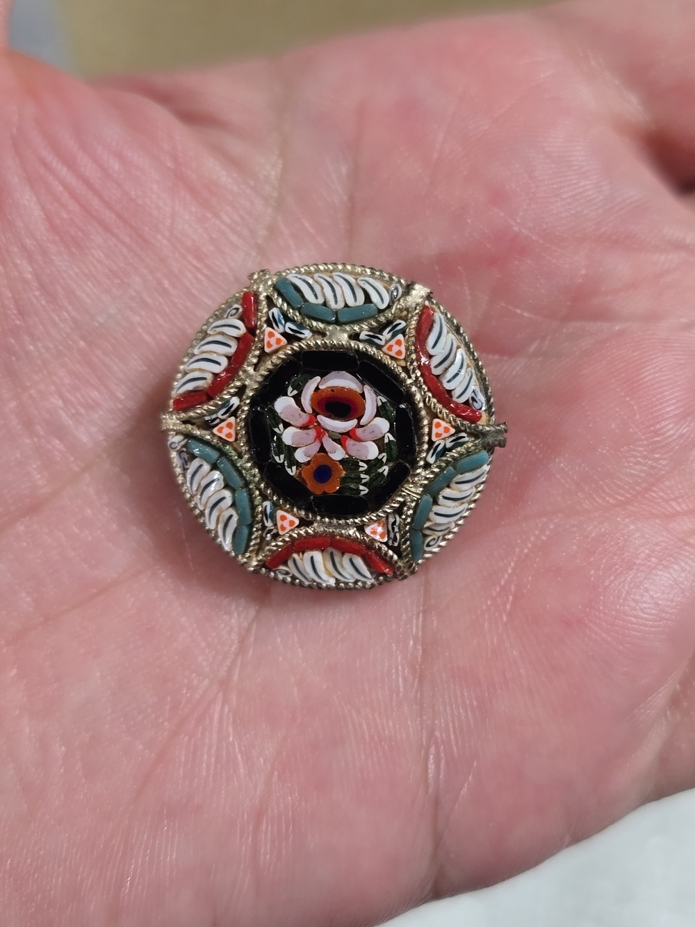 Vintage Floral Micro Mosaic Round Brooch - Picture 6 of 7